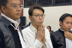 Richard Lee Mengaku Kelelahan Menunggu Sidang 10 Jam, Tidak Sanggup Lagi Dikala Kesehatan Lagi Tidak Fit