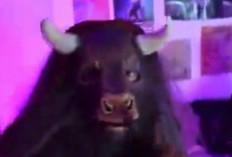 Vidéo Virale d'Asterion Qui Rend Tout Le Monde Fou, Elle A Été Vue Par Des Millions De Personnes