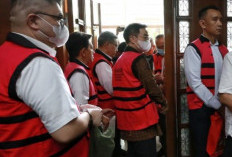 Rugikan Negara Rp992 Miliar! 8 Terdakwa Korupsi LPEI Dituntut Hingga 13 Tahun Penjara