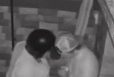 Video CCTV Bule Pria dan 2 Wanita di Bali Viral Media Sosial, Bikin Geger! Aksi Mesum di Depan Rumah