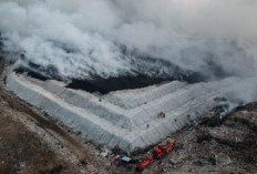 TPA Jatiwaringin Kebakaran, 154 Warga Dilarikan ke Rumah Sakit: Kombinasi Sampah Mudah Terbakar, Angin Kencang, dan Cuaca Panas Jadi Kendala Damkar