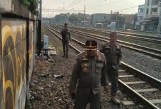 Link Video Sejoli Perlintasan Rel Jatinegara Nekat Berbuat Tak Senonoh di Tempat Terbuka Langsung Diciduk Satpol PP