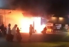 Motor Thunder Pengangkut 2 Jerigen Bensin Terbakar di Ciptomulyo Malang Setelah Isi Bensin, Korban Luka Ringan di Bagian Wajah
